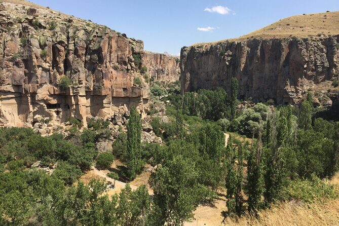 Green Tour: Cappadocia’s Emerald Depths & Underground Secrets - Ihlara Village Lunch: A Set Menu That Covers the Group