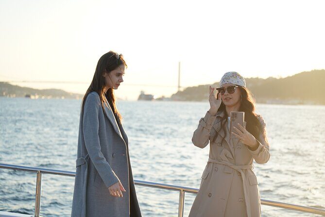 Guided Bosphorus Afternoon Cruise on Yacht - Çırağan Palace and Ortaköy: luxury and street life on the same shoreline