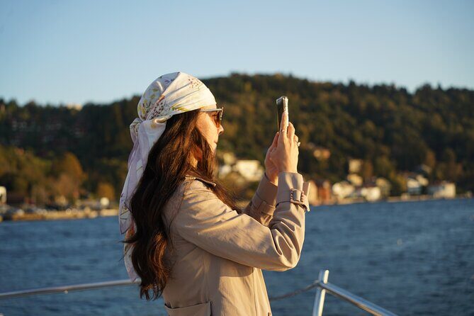 Guided Bosphorus Afternoon Cruise on Yacht - An Ottoman hunting lodge museum and Beylerbeyi Palace gardens