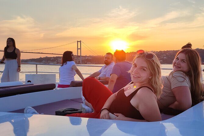 Guided Bosphorus Sunset Cruise on Luxurious Yacht - Small Group Cruise - Dolmabahçe: why this harbor turns into a royal garden story