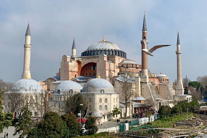 Hagia Sophia, Basilica Cistern and Grand Bazaar Tour in Istanbul - A smart 3-hour route through Istanbul’s “must-sees”