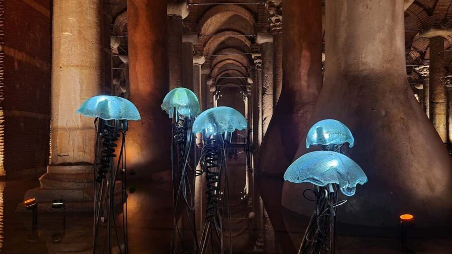 Hagia Sophia & Basilica Cistern Guided Tour Incl. Tickets - The walk begins at Alman Çeşmesi (and why the meeting point matters)