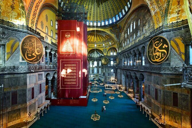 Hagia Sophia, Bosphorus cruise, Blue Mosque, Guided - Small Group - Eyüp Sultan Mosque and the Tomb Visit: A Quiet Religious Stop