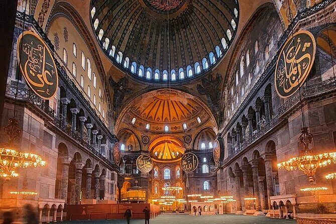 Hagia Sophia Group Tour ( Licensed Guide) - Small-Group Energy: What “Max 14” Means for Your Tour