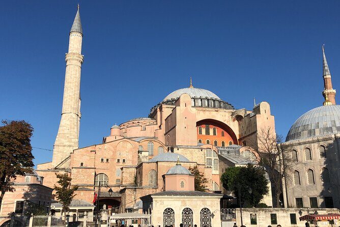 Hagia Sophia Private Skip The Ticket line guided Tour - Meeting at Sultanahmet: how to avoid the classic timing trap