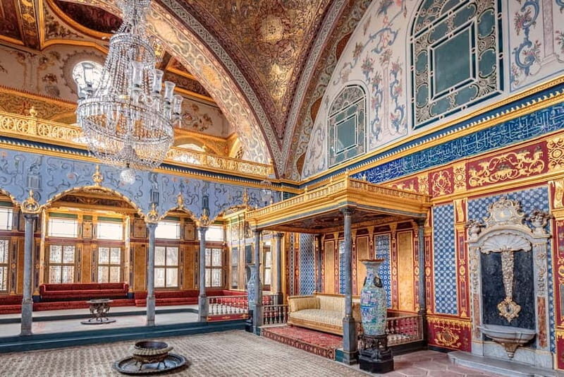 Hagia Sophia, Topkapı Palace, Blue Mosque Guided Small Group - Sultan Ahmed Mosque (Blue Mosque): the tiles and the rules you must follow