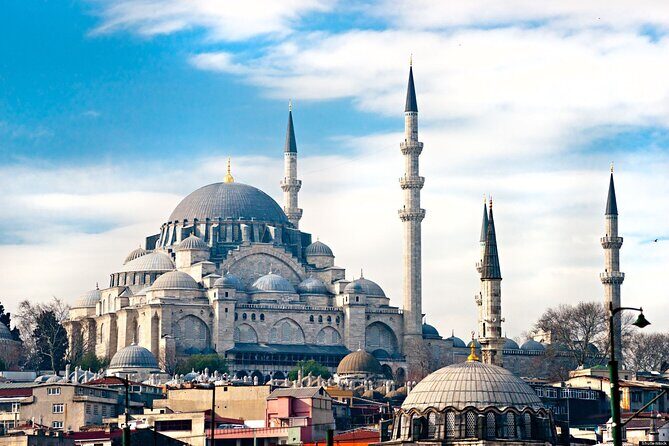 Half-Day Morning Walking Tour of Byzantine Relics in Istanbul - Stop 1: Hippodrome and the legacy of chariot-race spectacle