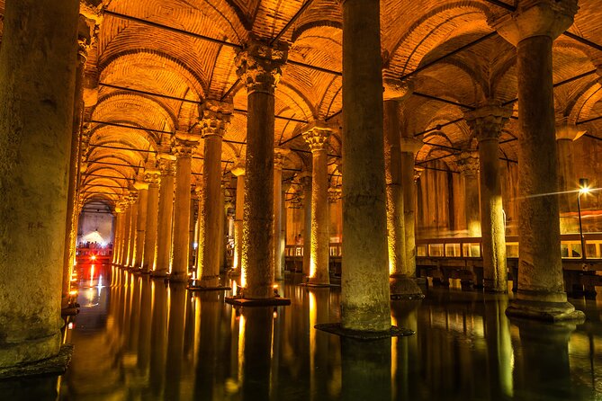 Istanbu City Walk: Topkapi Palace, Harem, & Basilica Guided Tour - Basilica Cistern in 30 minutes: Medusa heads and light tricks