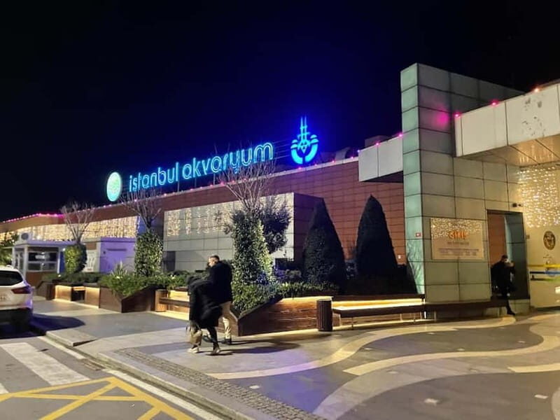 Istanbul: Aquarium Ticket with Shuttle Bus from Sultanahmet - What your aquarium visit feels like in real time