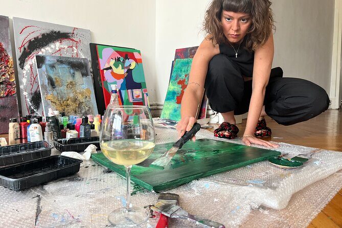 Istanbul Art Escape Wine and Paint at Local's Home - An at-home art evening in Beşiktaş (and why it feels personal)