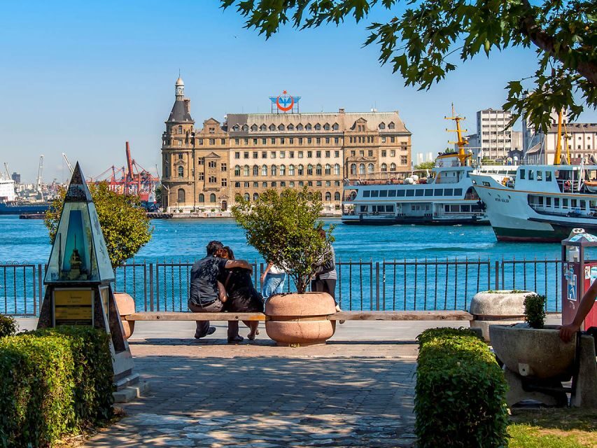 Istanbul: Asian Side Uskudar & Kadiköy Tour with Lunch - Hotel pickup and the small-group advantage (up to 6)