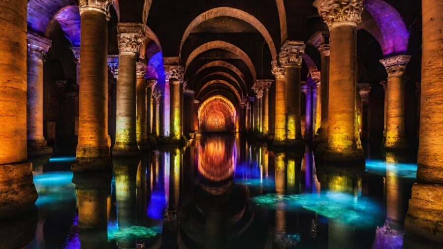Istanbul: Basilica Cistern Tour, Discovering Medusa - Medusa heads: myth and mystery in the cistern’s atmosphere