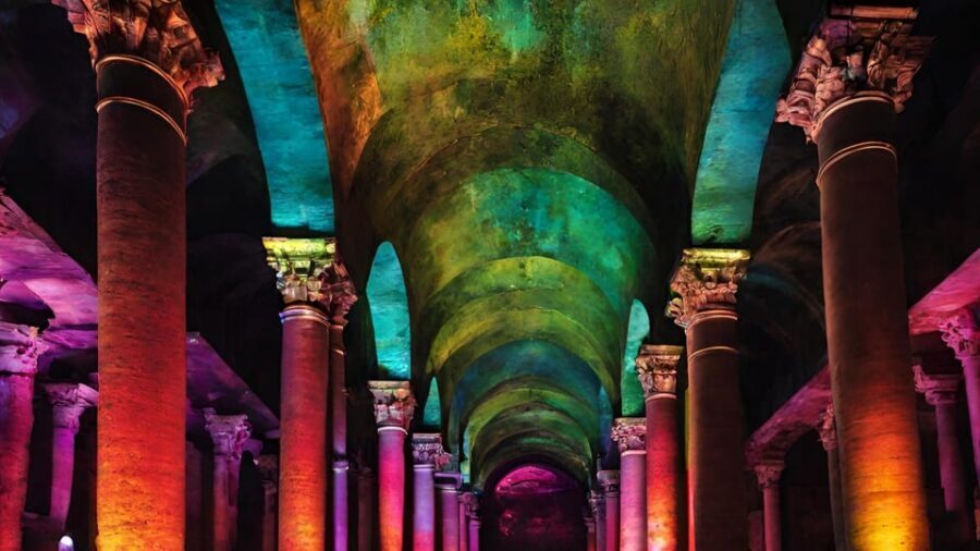 Istanbul: Basilica Cistern Tour, Discovering Medusa - Roman engineering: how this underground space was built to last