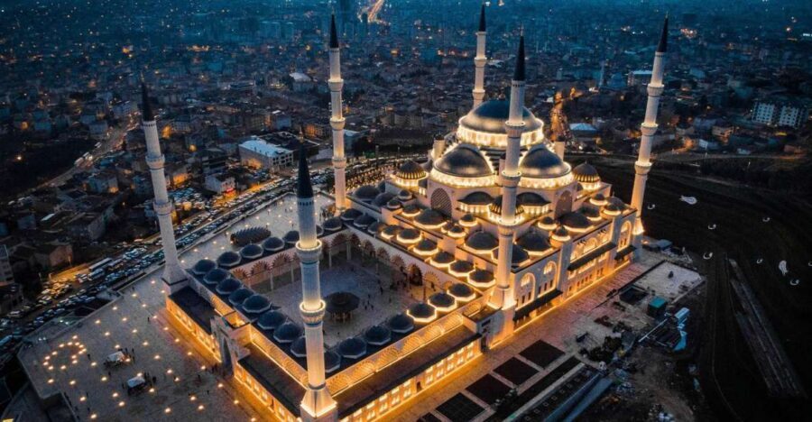 Istanbul: Best of One Day Two Continents Tour, Europe&Asia - Dolmabahçe Palace first: a power-start for your Ottoman-Istanbul day
