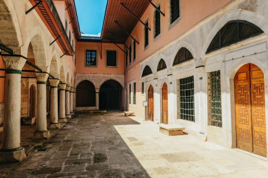 Istanbul: Best of the City 1, 2 or 3-Day Private Guided Tour - Day 3: Fener and Balat on foot, Pierre Loti views, Iron Church, Chora Church, and Suleymaniye Mosque