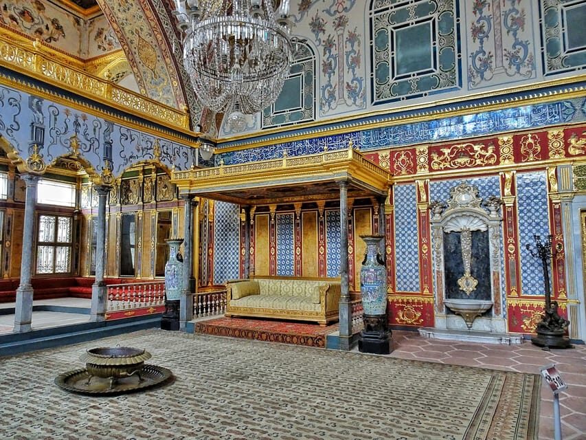 Istanbul: Blue Mosque, Hagia Sofia & Topkapi Palace Day Tour - Grand Bazaar: Where Souvenirs Meet Real Istanbul Noise