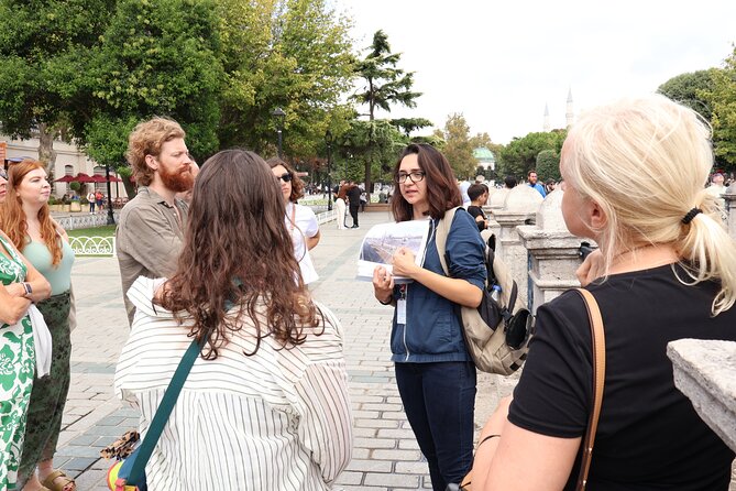 Istanbul: Blue Mosque, Hagia Sophia & Sultanahmet Tour - Guides, audio, and crowd control: where your experience can swing