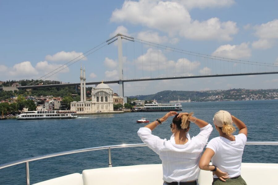 Istanbul: Bosphorus and Black Sea Cruise with Lunch - Anadolu Kavağı: The Best Land Stop for Sea Air and Casual Wandering