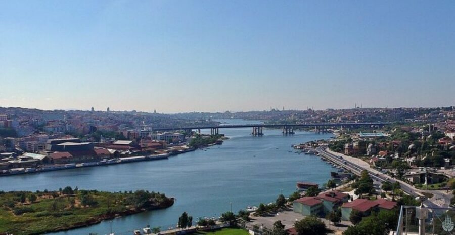 Istanbul: Bosphorus And Golden Horn Morning or Sunset Cruise - Audio guide + live support: how to get more meaning per minute