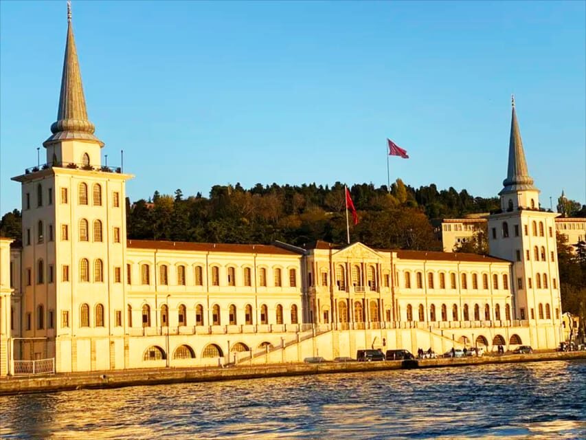 Istanbul: Bosphorus and Golden Horn Sunset Yacht Cruise - Bosphorus Bridge at Sunset: The View You’re Paying For