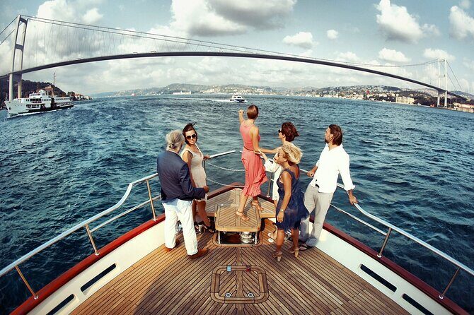 Istanbul Bosphorus Boat Cruise Tour ( MORNİNG or SUNSET ) - Rumeli fortress viewpoints: where photos turn into memories