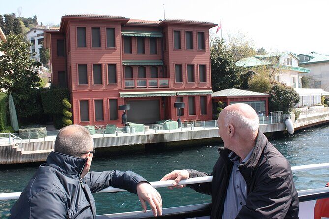 Istanbul Bosphorus Boat Tour and Golden Horn Cruise Day or Sunset - Boat comfort and what comes with the price