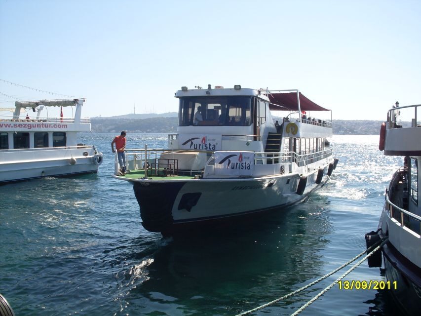 Istanbul: Bosphorus Boat Tour and Two Continents with Lunch - Key things you’ll notice on this Bosphorus + two-continents day