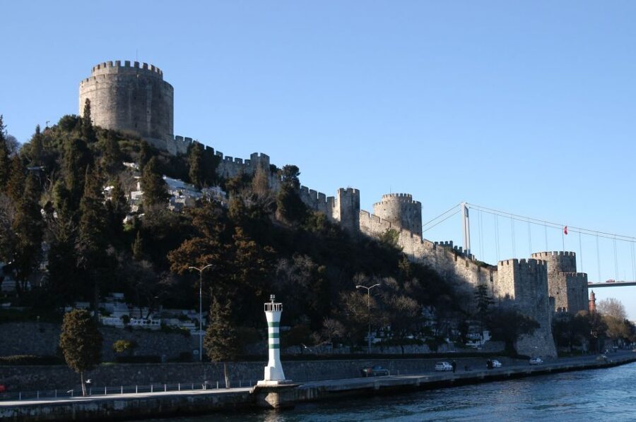 Istanbul: Bosphorus Boat Tour and Two Continents with Lunch - Lunch on the Asian side: what’s included and how to plan your timing