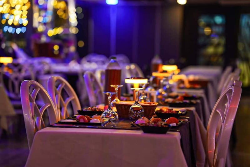 Istanbul: Bosphorus Cruise Dinner, Show & Alcoholic Drinks - The dinner spread: mezes, main choice, and dessert