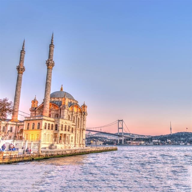 Istanbul: Bosphorus Cruise from Europe or Asia & Audio Guide - Onboard comfort: shaded seats, clean boat, and enough room to look around