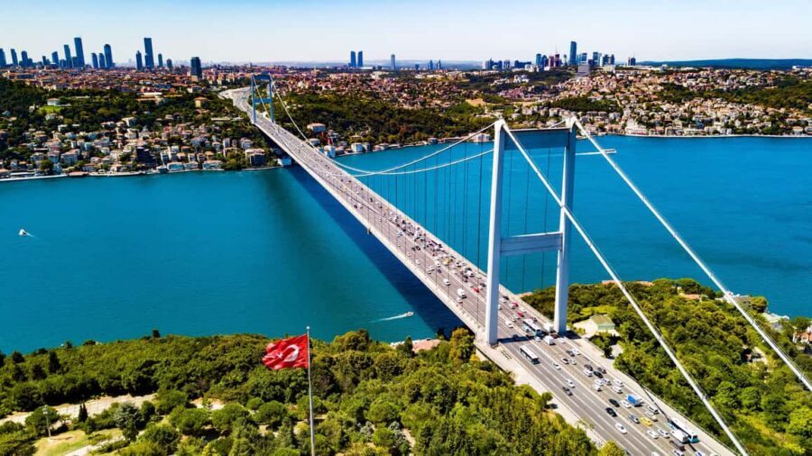 Istanbul: Bosphorus Cruise Morning or Sunset Boat Tour - Maiden’s Tower and Galata Tower: The Photo Targets That Pay Off