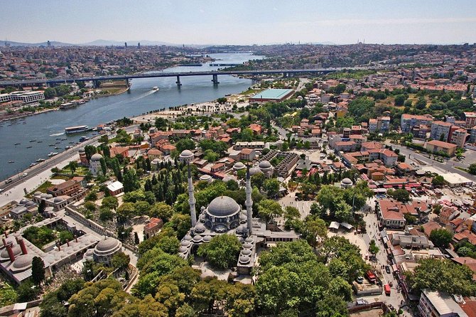 Istanbul: Bosphorus Cruise Tour - Spice Bazaar time: the senses, the shopping reality, the clock