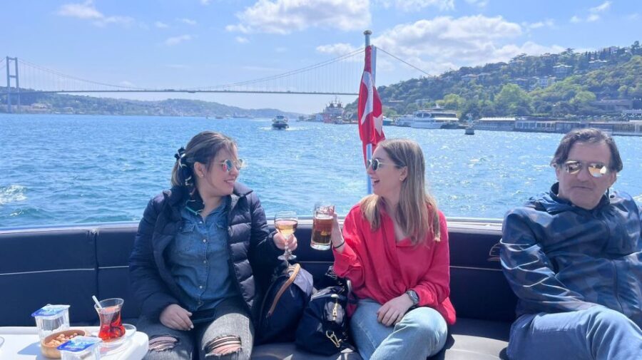Istanbul: Bosphorus Cruise with Stopover on the Asian Side - Snacks, Turkish Tea, and Coffee: Small Comforts That Matter on Water