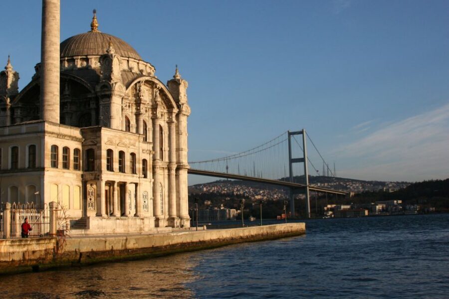Istanbul Bosphorus Dinner Cruise &Entertainment hotel pickup - Price and Value: Is $53 a Good Deal?