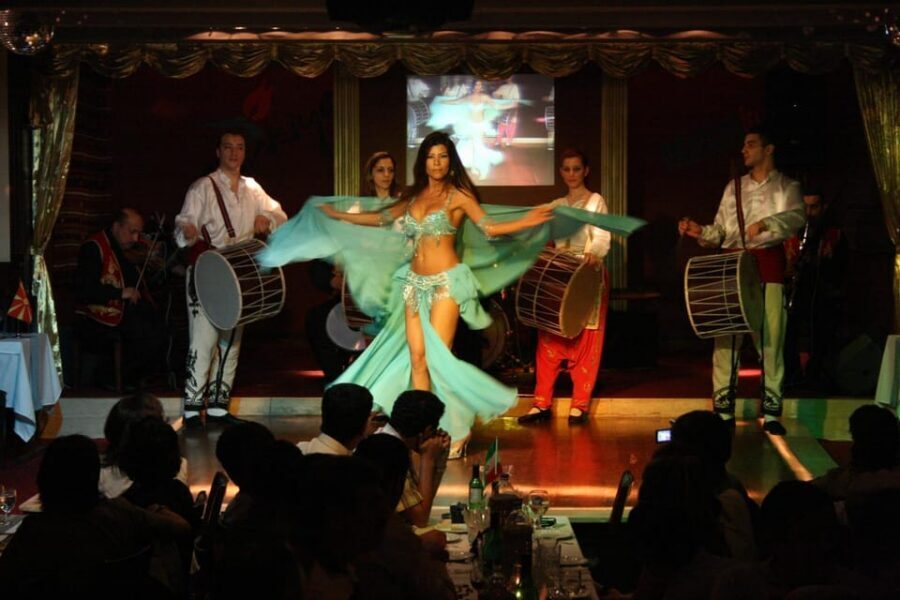 Istanbul: Bosphorus Dinner Cruise Incl. Drinks with Transfer - Who This Bosphorus Dinner Cruise Fits Best