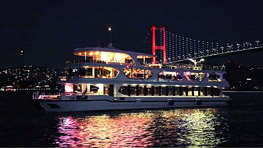 Istanbul: Bosphorus Dinner Cruise with Drinks & Turkish Show - Dinner cruise on the Bosphorus: what the 3 hours feels like
