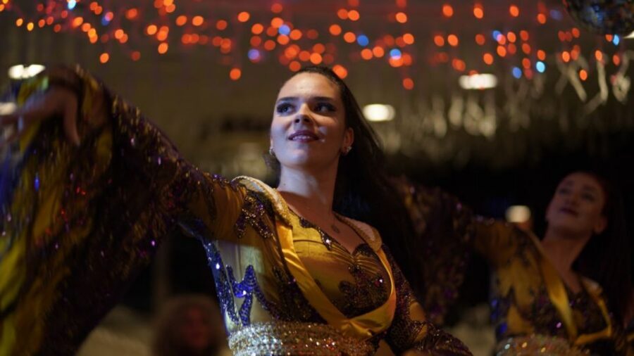 Istanbul: Bosphorus Dinner Cruise with Drinks & Turkish Show - Seating, crowd levels, and how to pick your best spot