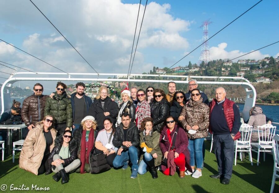 Istanbul: Bosphorus Dinner Cruise with Private Table & Show - The Show Schedule: Turkish Folk Dancing, Flamenco, Sirtaki, and Belly Dance