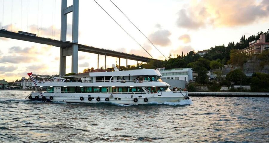 Istanbul: Bosphorus & Golden Horn Cruise Daytime or Sunset - What you see: Dolmabahçe to Ortaköy, then through the Bosphorus Bridge corridor