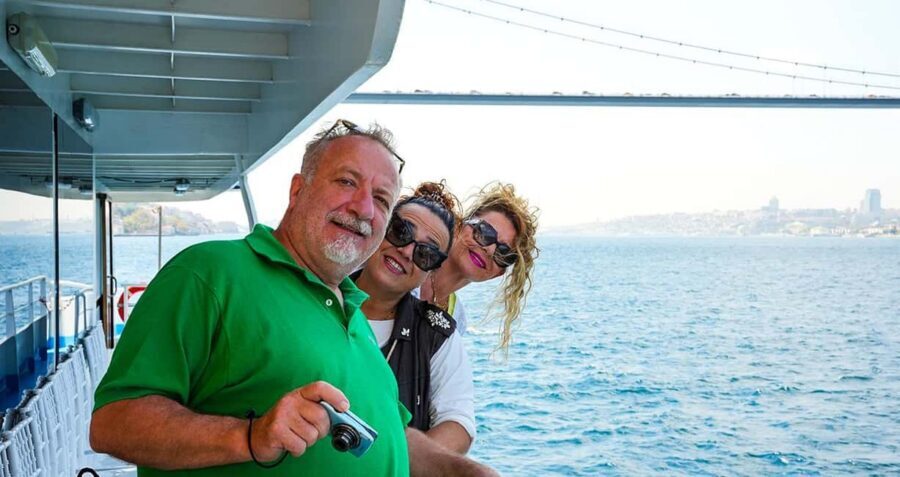 Istanbul: Bosphorus & Golden Horn Cruise Daytime or Sunset - Sunset at 6:30 PM: when golden hour actually helps