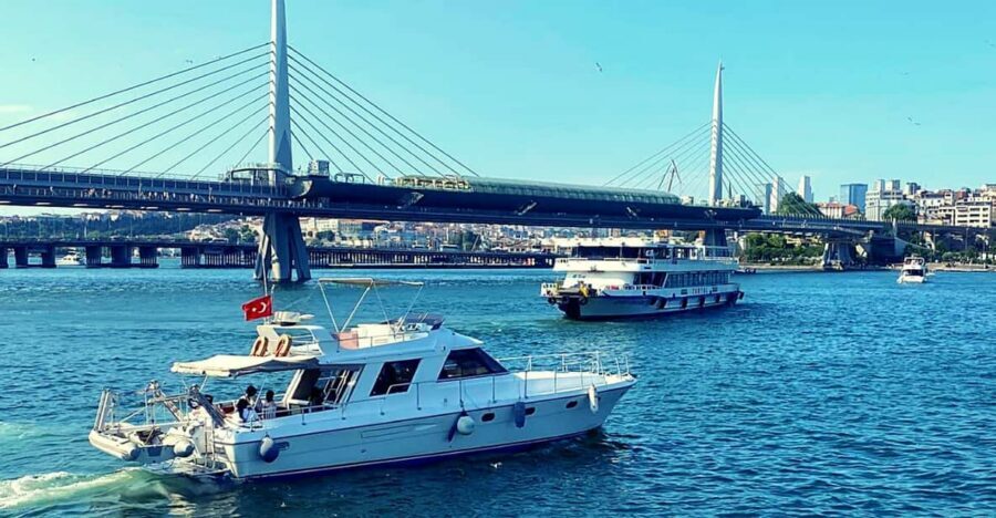 İstanbul: Bosphorus Private Yacht Cruise with Tea and Coffee - What a private Bosphorus yacht does well (and why 2 hours works)