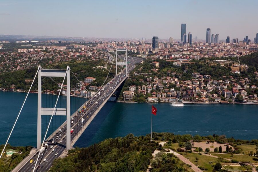 Istanbul: Bosphorus Sightseeing Boat Tour with Guide - Key highlights worth your attention