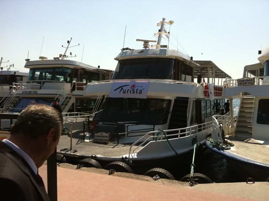 Istanbul: Bosphorus Sightseeing Boat Tour with Guide - The Guide Makes It Work: English Commentary You Can Actually Use