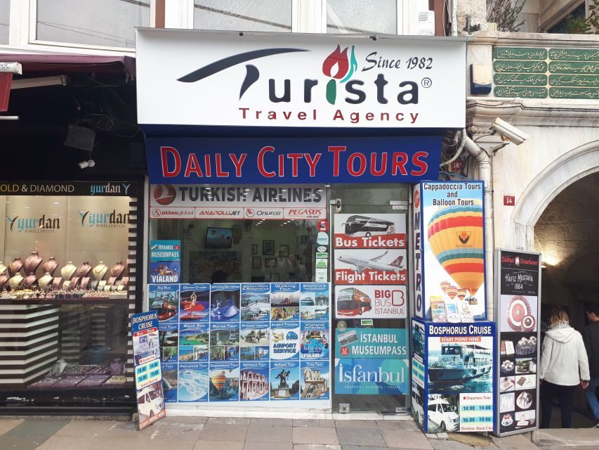 Istanbul: Bosphorus Sightseeing Boat Tour with Guide - Accessibility, Bags, and Comfort: What to Plan Around