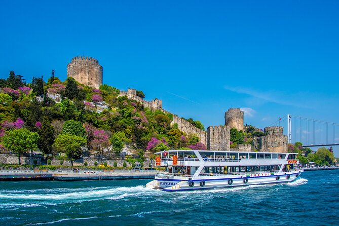 Istanbul Bosphorus Sightseeing Cruise with Audio Guide - Getting on at Kabataş: the easy start and loop format