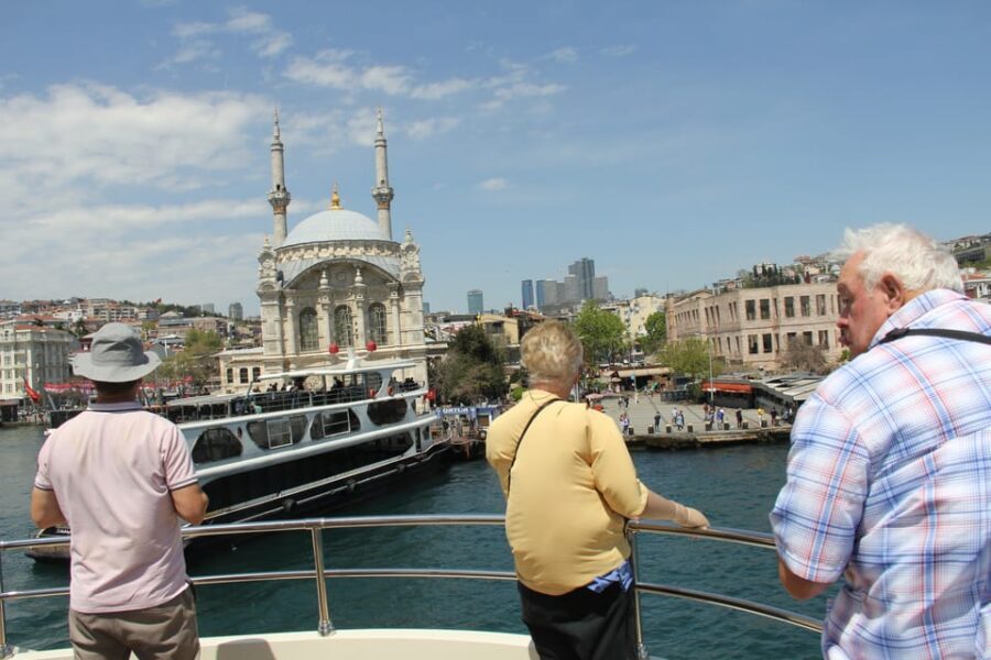 Istanbul: Bosphorus Strait and Black Sea Lunch Cruise - The main meal moment: a 2-course lunch that keeps you moving