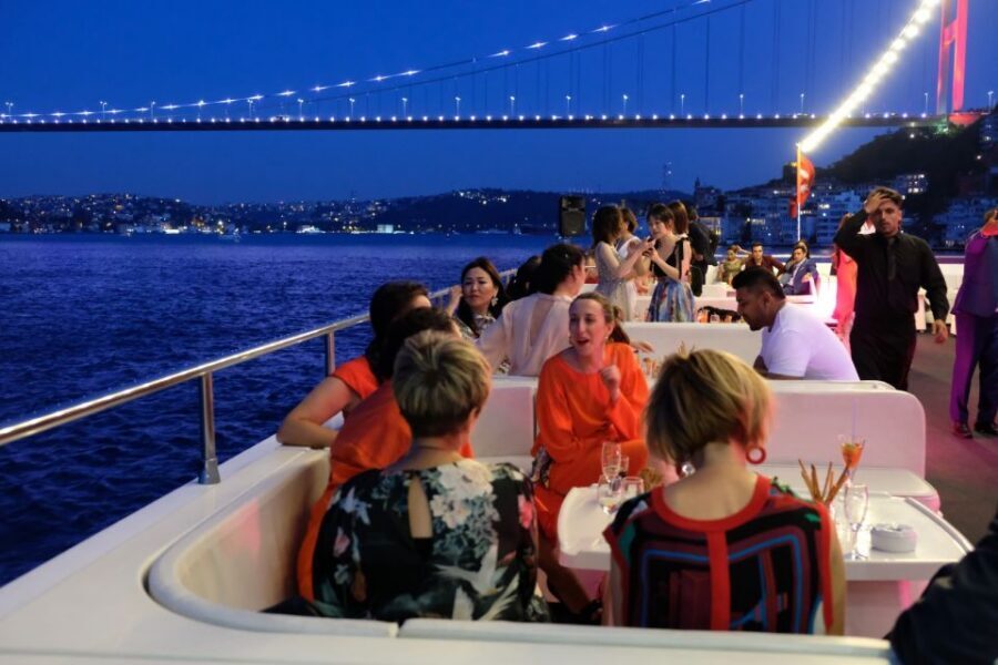 Istanbul: Bosphorus Sunset Cruise with Dinner - Key highlights to care about before you go