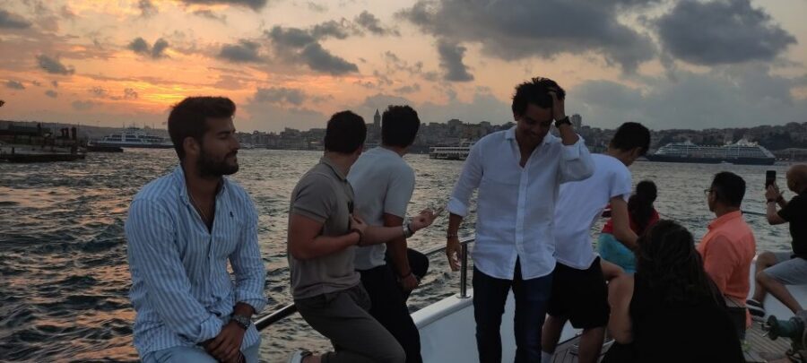 Istanbul: Bosphorus Sunset Cruise with Snacks and Wine - Key things I’d prioritize