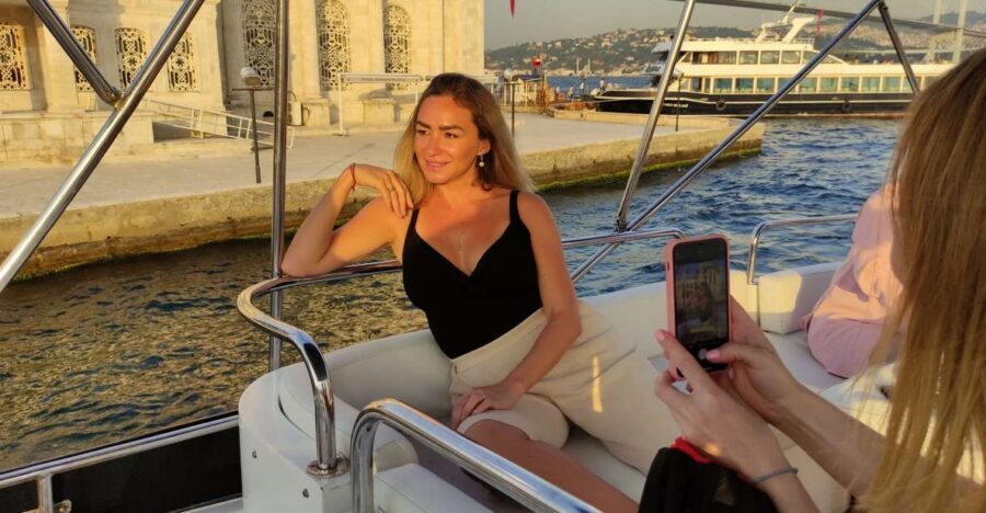 Istanbul: Bosphorus Sunset Cruise with Snacks and Wine - Snacks, coffee, lemonade, and wine: what’s actually included