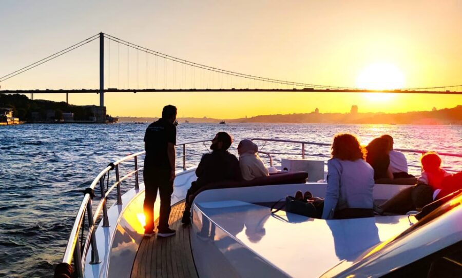 Istanbul: Bosphorus Sunset Yacht Cruise with Live Guide - Key highlights worth planning around